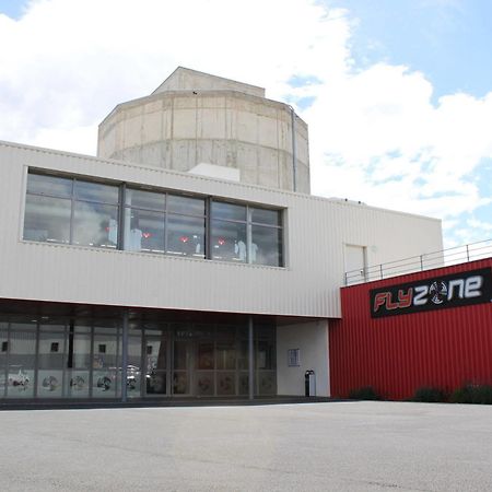 Auberge Flyzone เลซิยอง คอร์เบรียส์ ภายนอก รูปภาพ